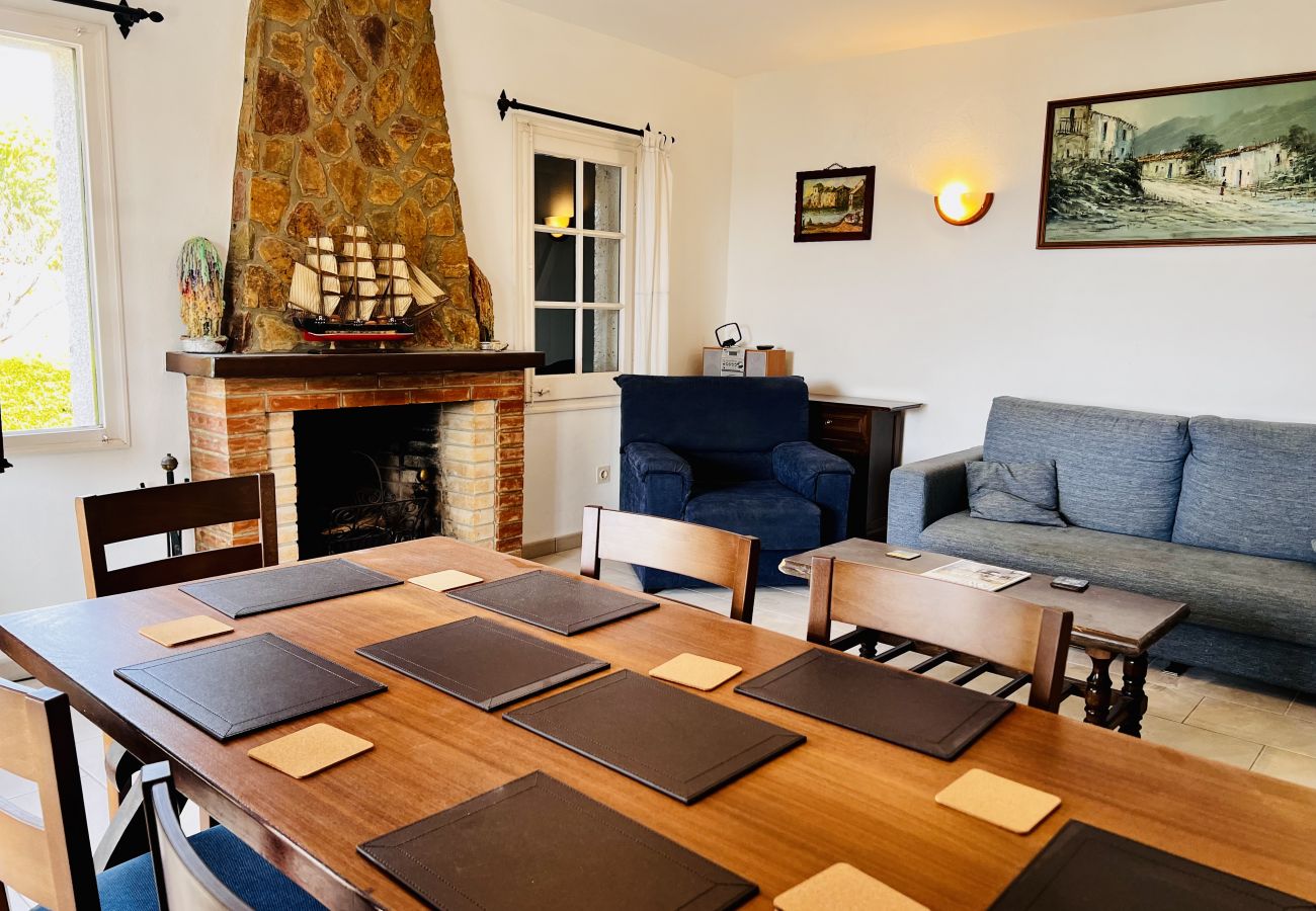 Villa en Estartit - CASITA ROSA 4D