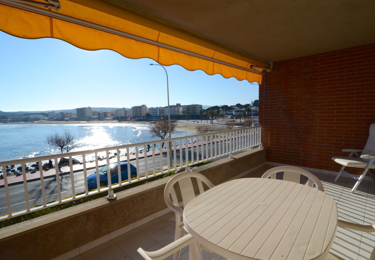 Apartamento en L'Escala - TERRASSA DEL MAR ESC. 1    1-A