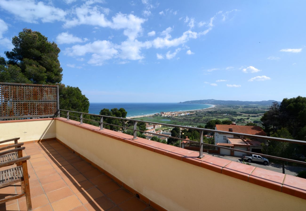 Casa adossada en Estartit - MONTSENY 3