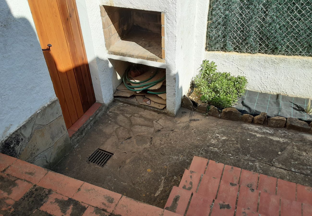 Casa adossada en L´Escala - TER 9