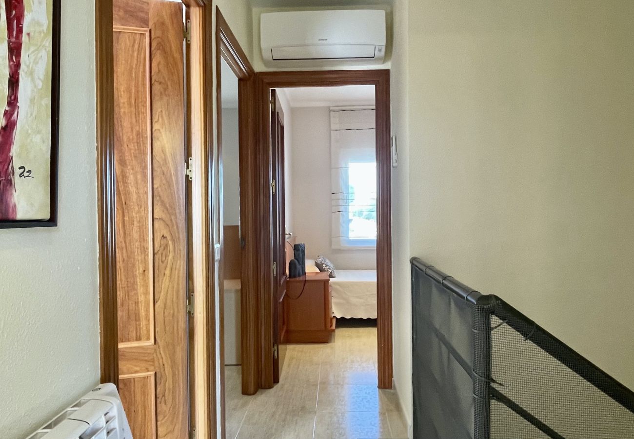 Casa adossada en L´Escala - RAMBLA MALLOLS 9, CASA LIA