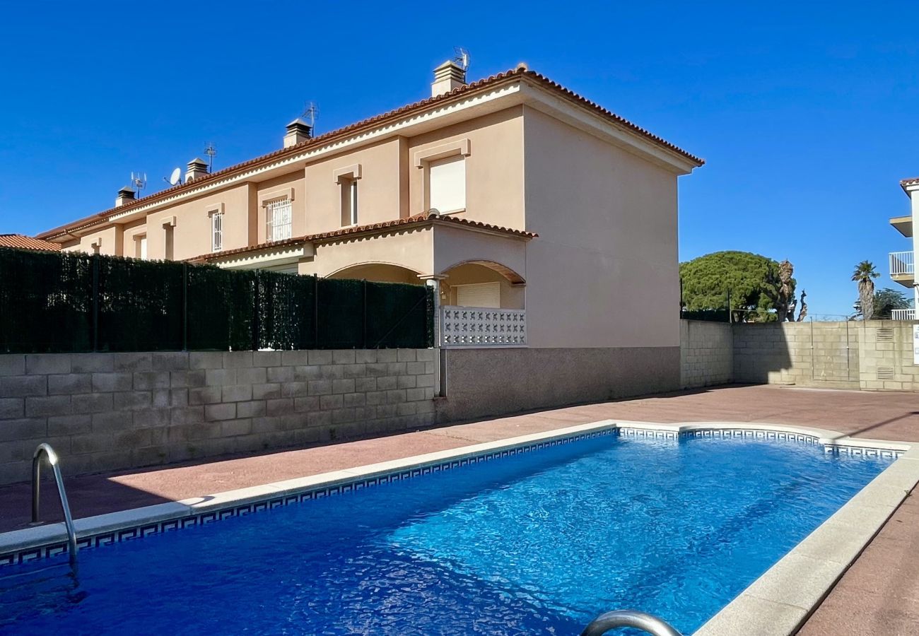 Casa adossada en L´Escala - RAMBLA MALLOLS 9, CASA LIA