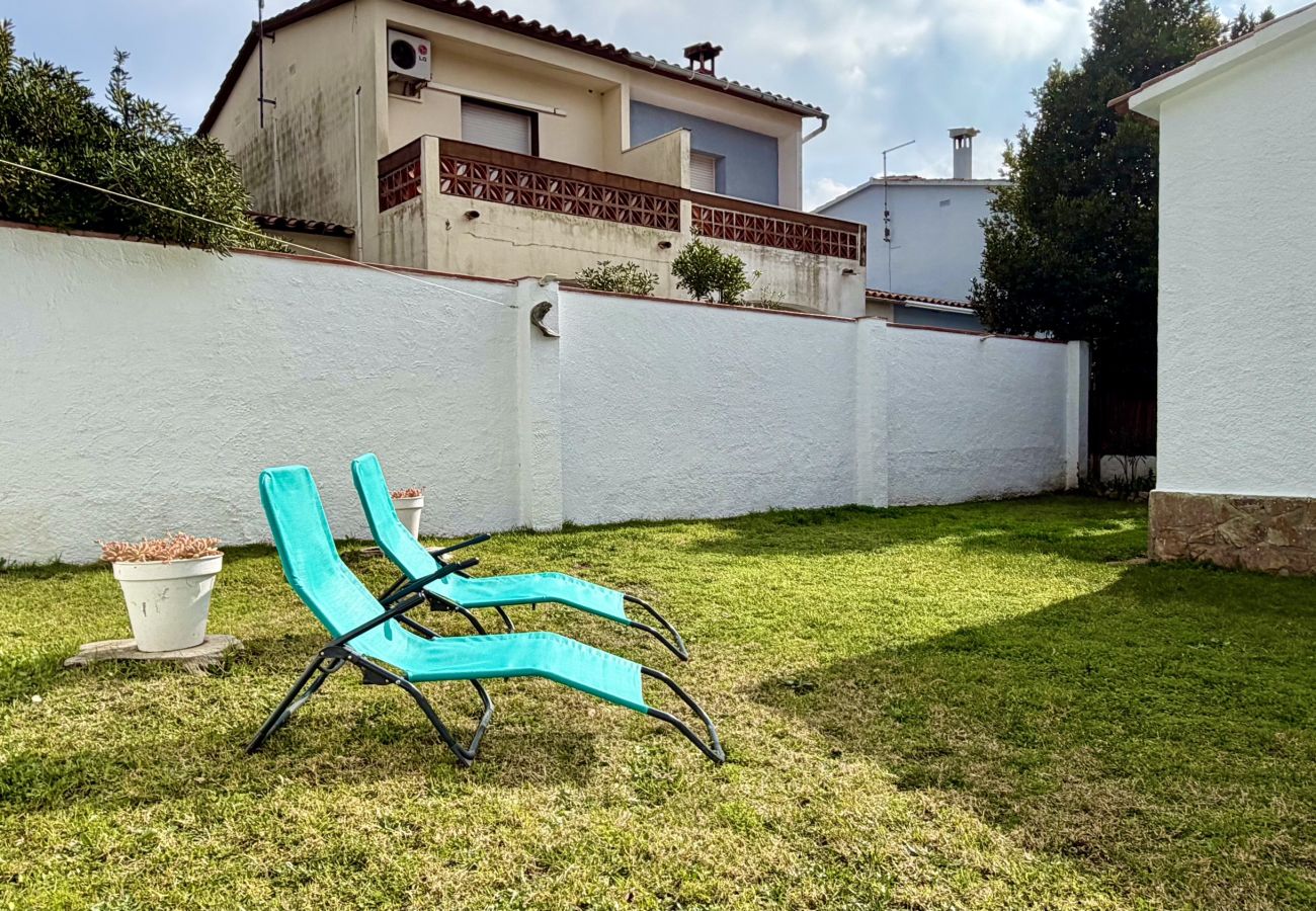 Casa adossada en L´Escala - CASA EDNA