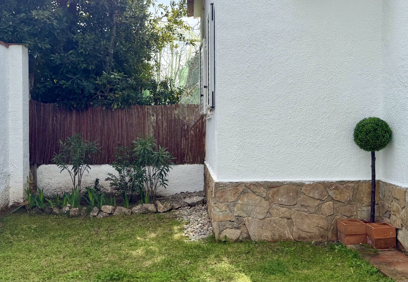 Casa adossada en L´Escala - CASA EDNA