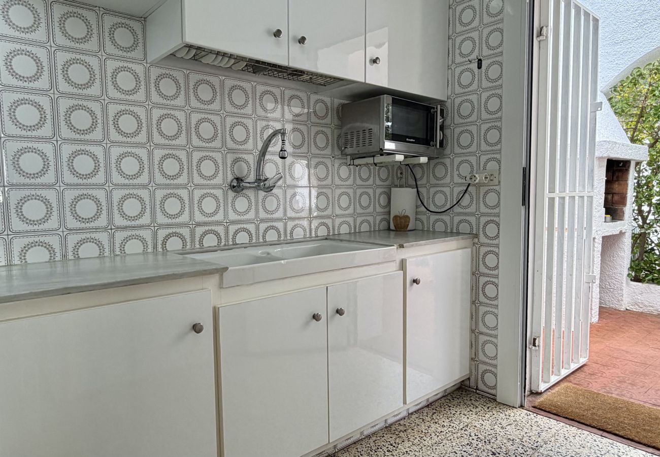 Casa adossada en L´Escala - CASA EDNA