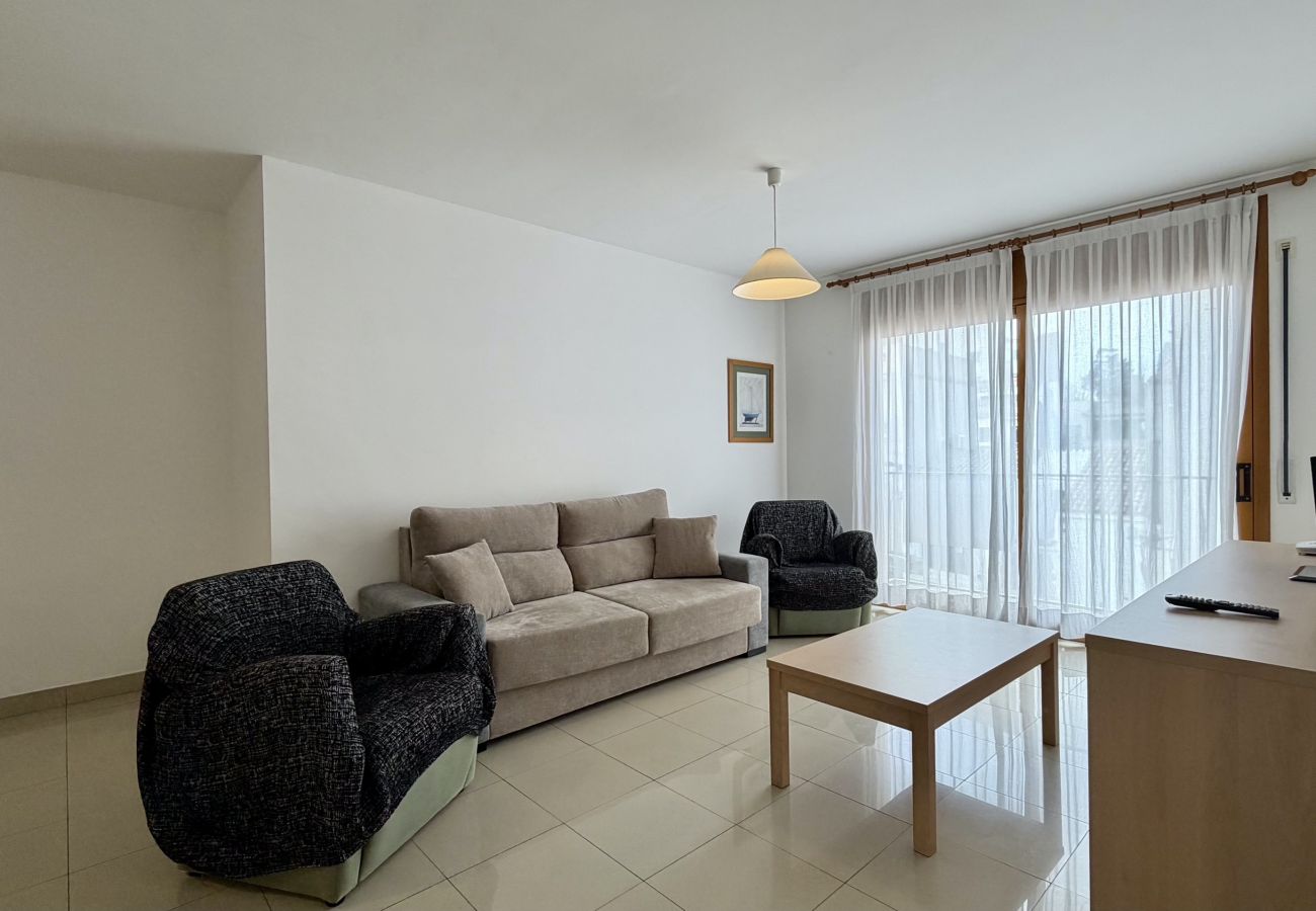 Ferienwohnung in L'Escala - MESTRAL 2-5