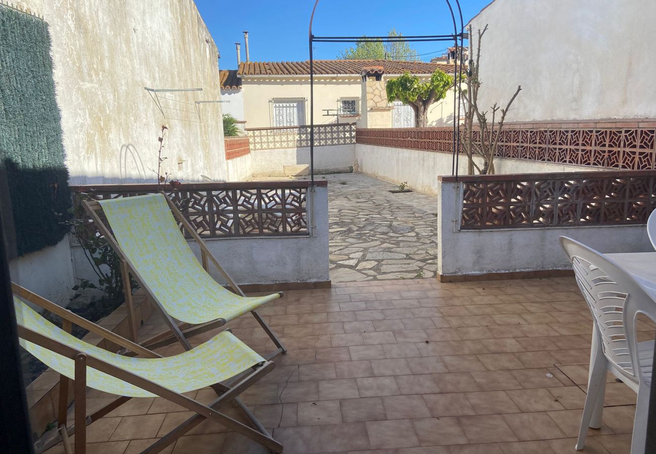 Ferienhaus in L'Escala - LLANÇA 2