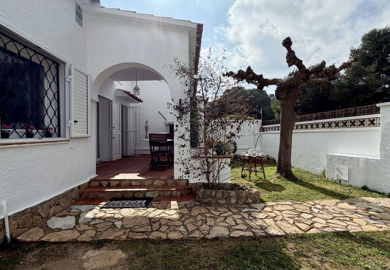 Doppelhaushälfte in L'Escala - CASA EDNA