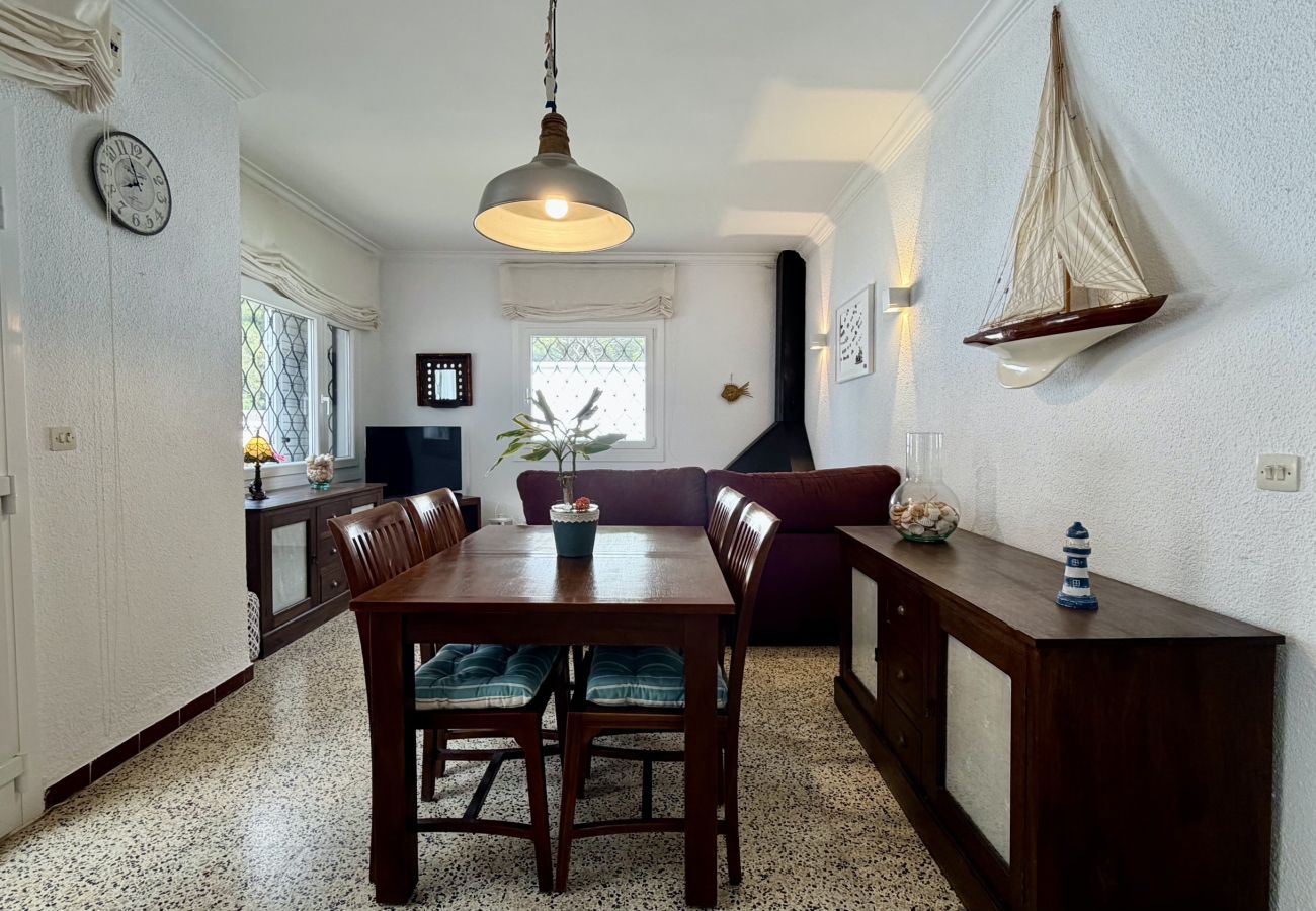 Doppelhaushälfte in L'Escala - CASA EDNA