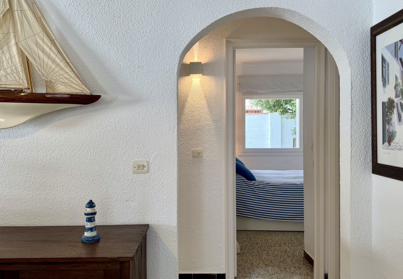 Doppelhaushälfte in L'Escala - CASA EDNA