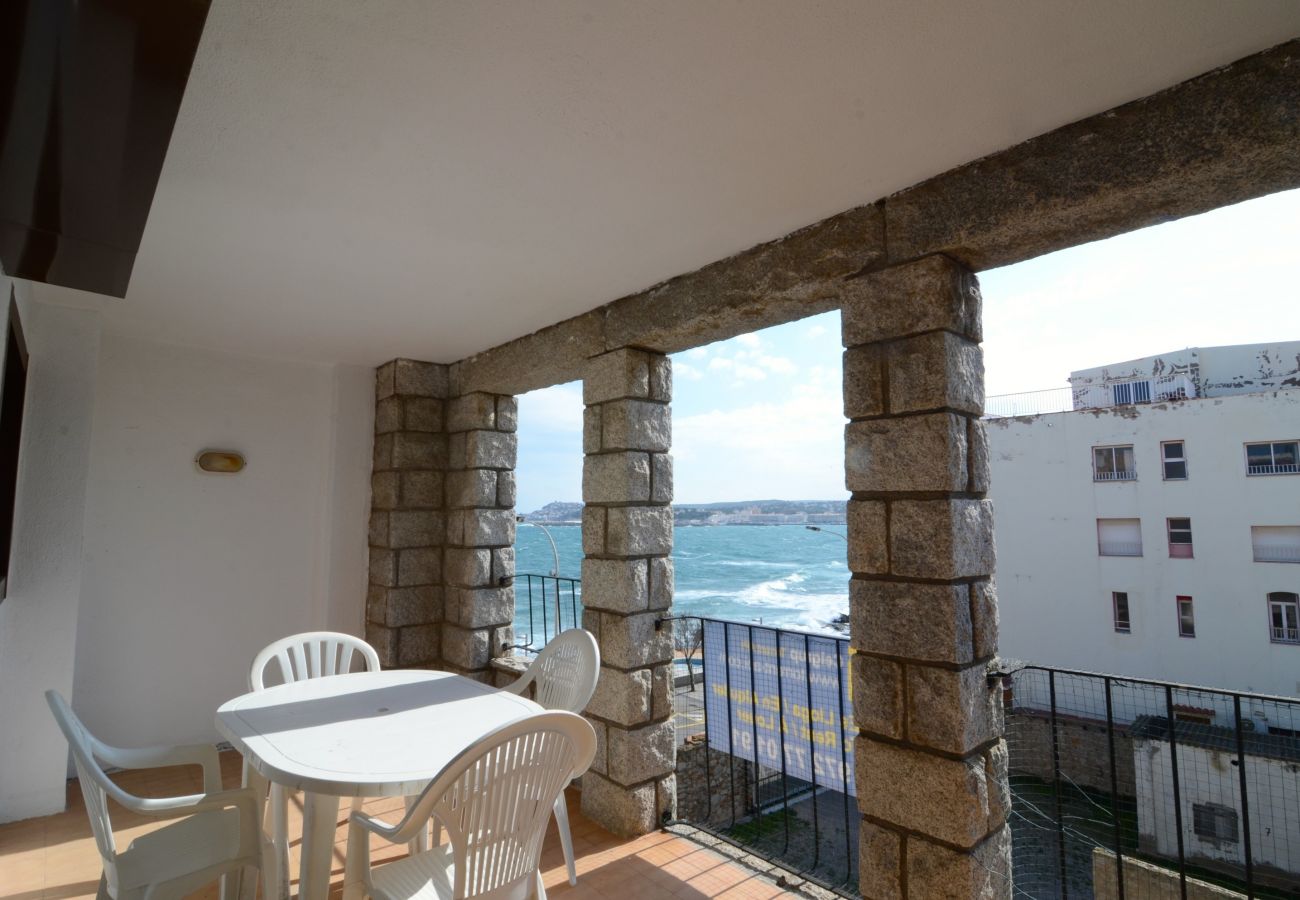 Appartement in L'Escala - APPARTEMENT  ALBATROS  1  3-2