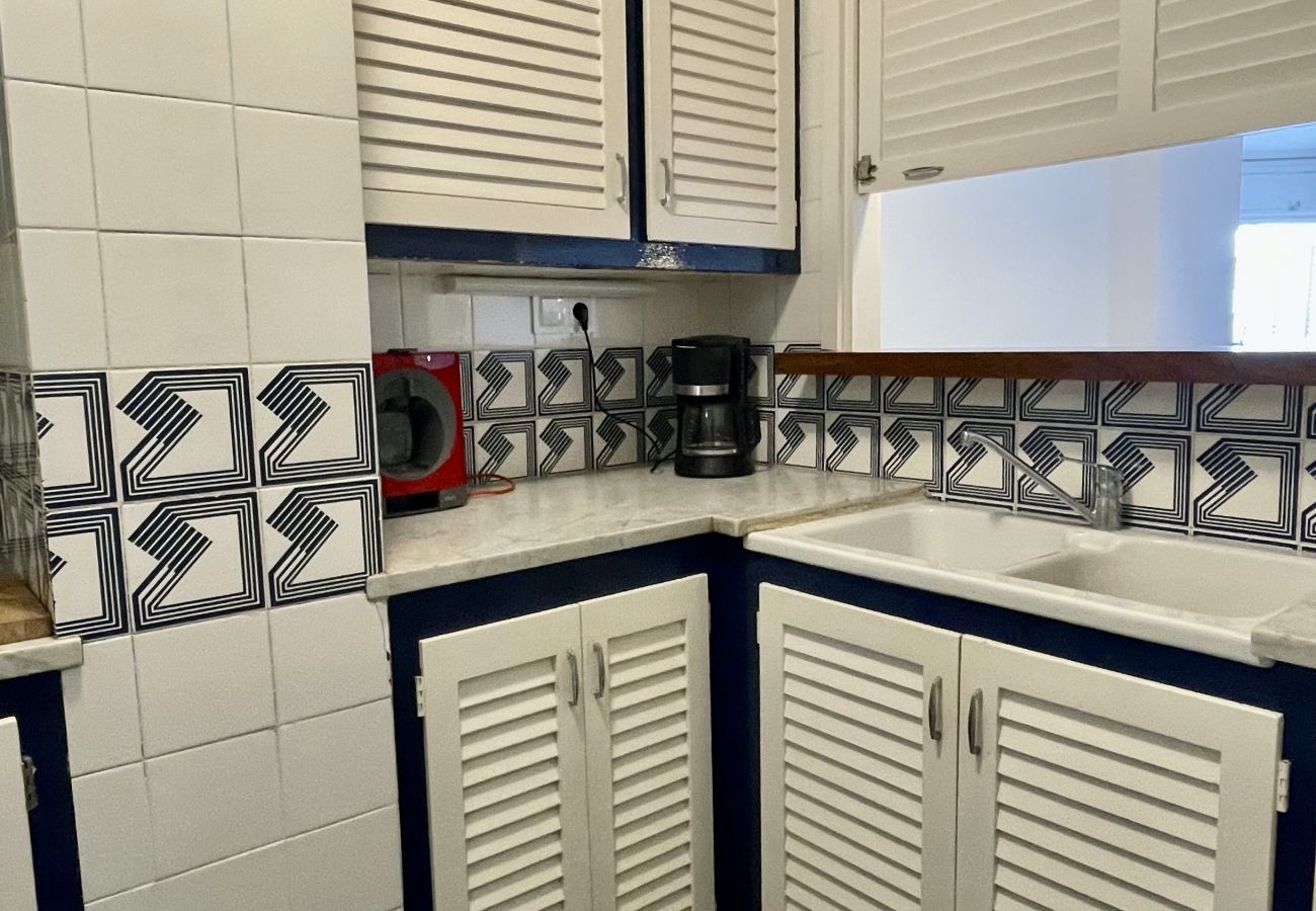 Appartement in L'Escala - APPARTAMENT PASSEIG DEL MAR  01