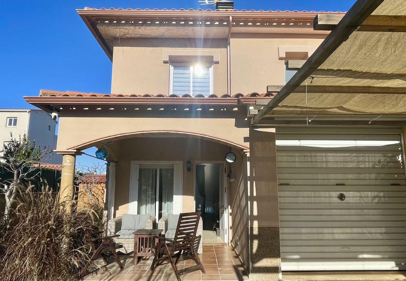 Rijhuis in L'Escala - RAMBLA MALLOLS 9, CASA LIA