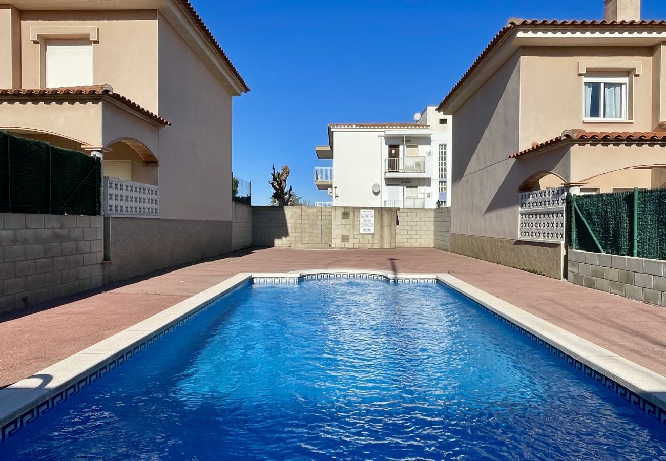 Rijhuis in L'Escala - RAMBLA MALLOLS 9, CASA LIA