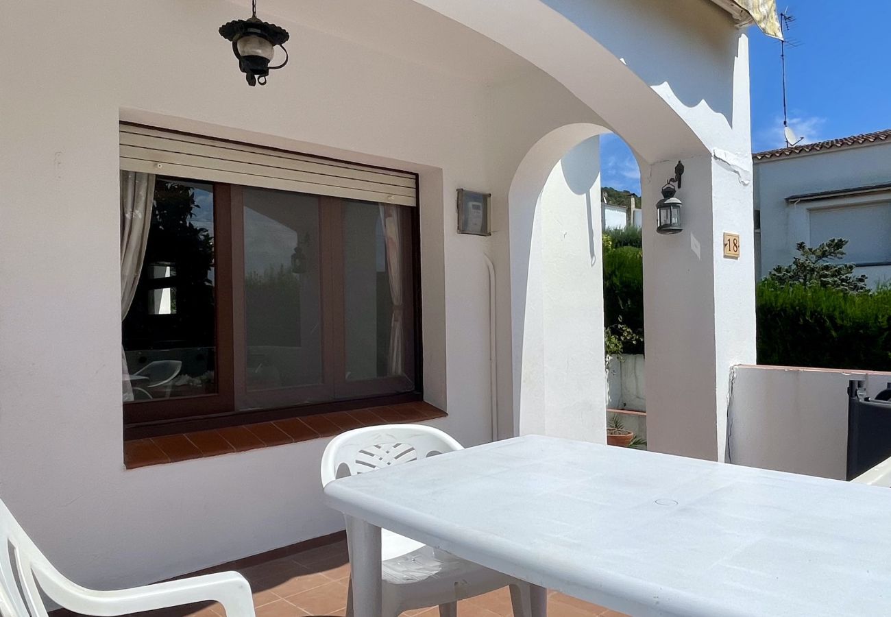 Huis in Estartit - VILLA DULCE VIDA