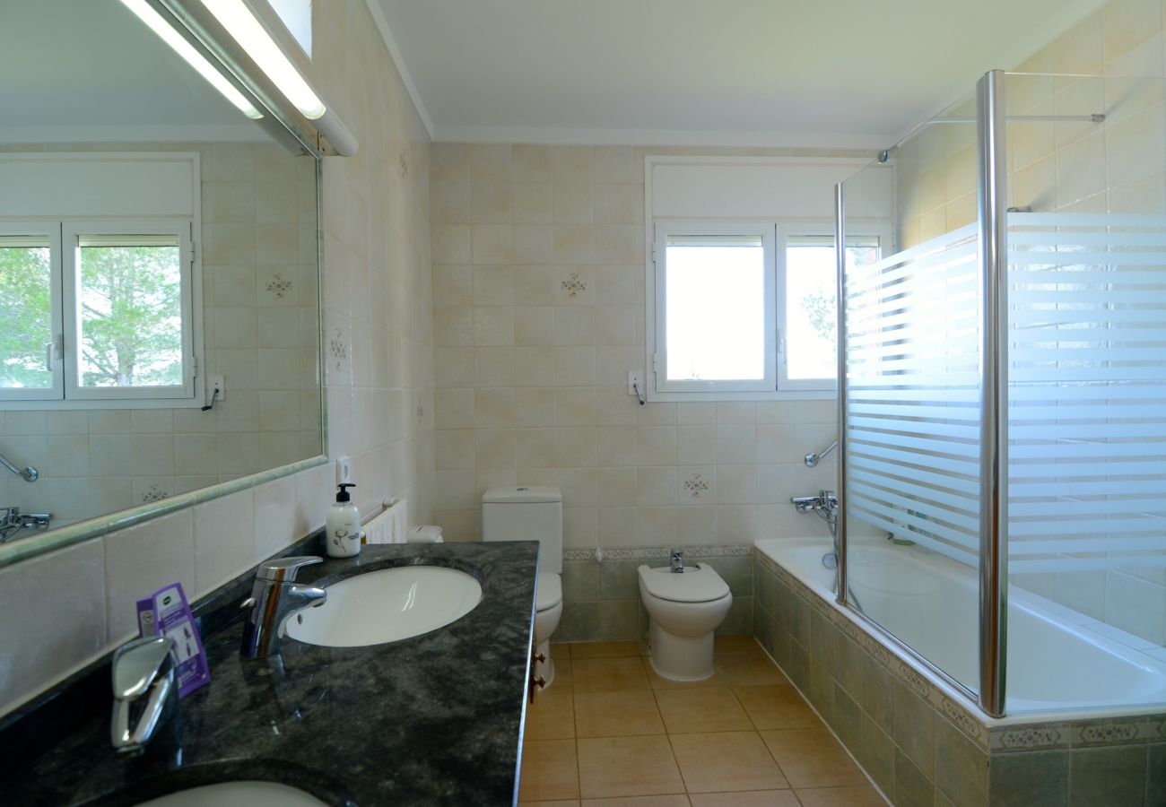 Villa in Garrigoles - LA ROMAGUERA