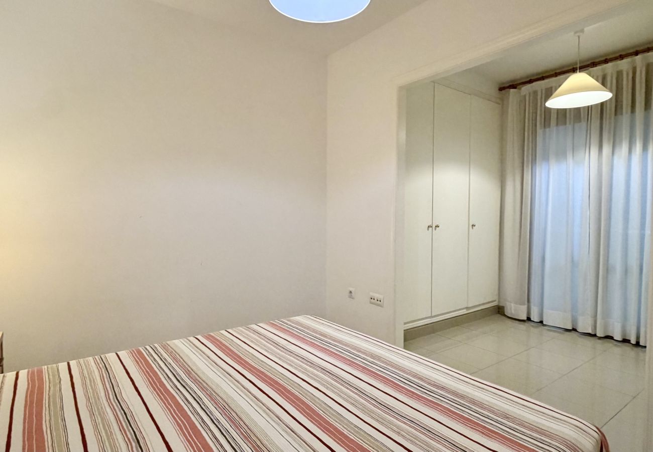 Apartment in L'Escala - MESTRAL 1-4