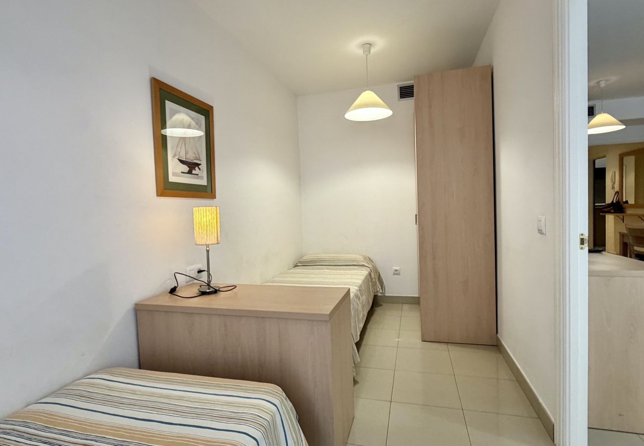 Apartment in L'Escala - MESTRAL 1-4