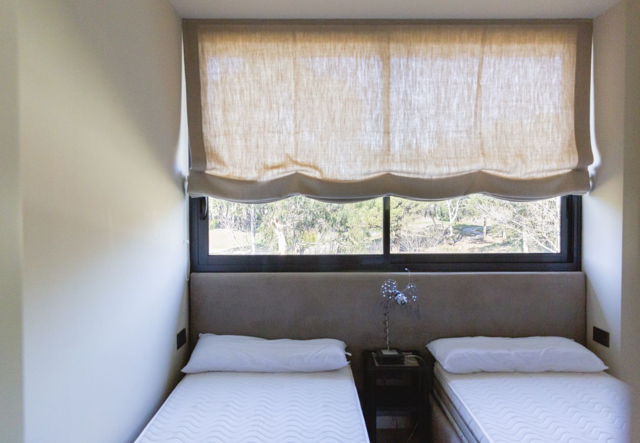 Apartment in Gualta - RESIDENCIAL GOLF 28 2.-1