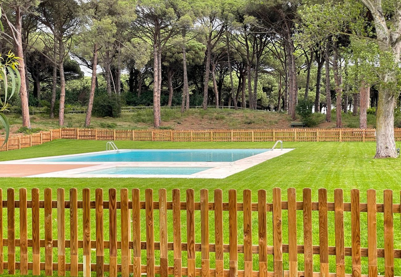 Apartment in Gualta - RESIDENCIAL GOLF 28 2.-1