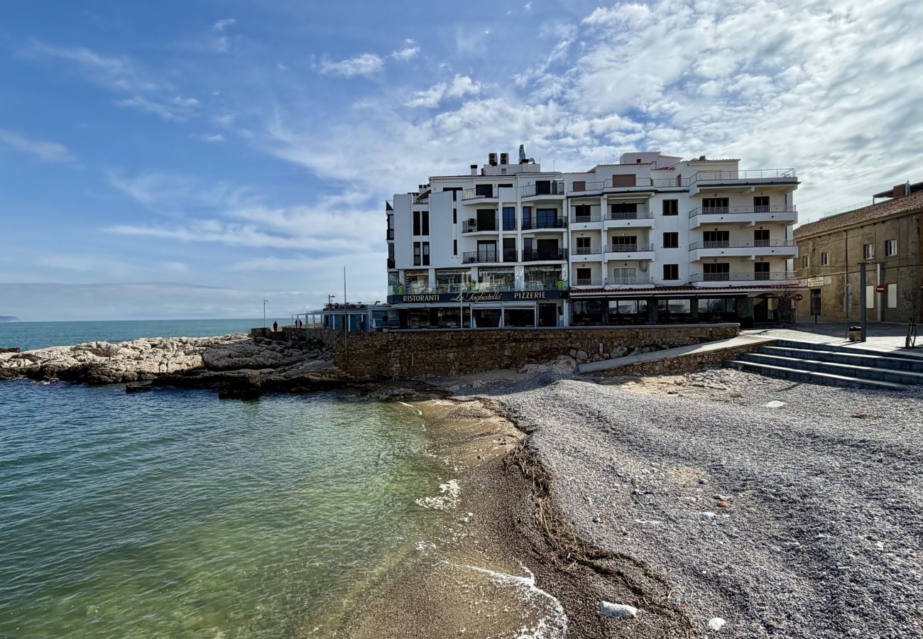 Appartement à L'Escala - APARTEMENT ELS PESCADORS 2-1  3D