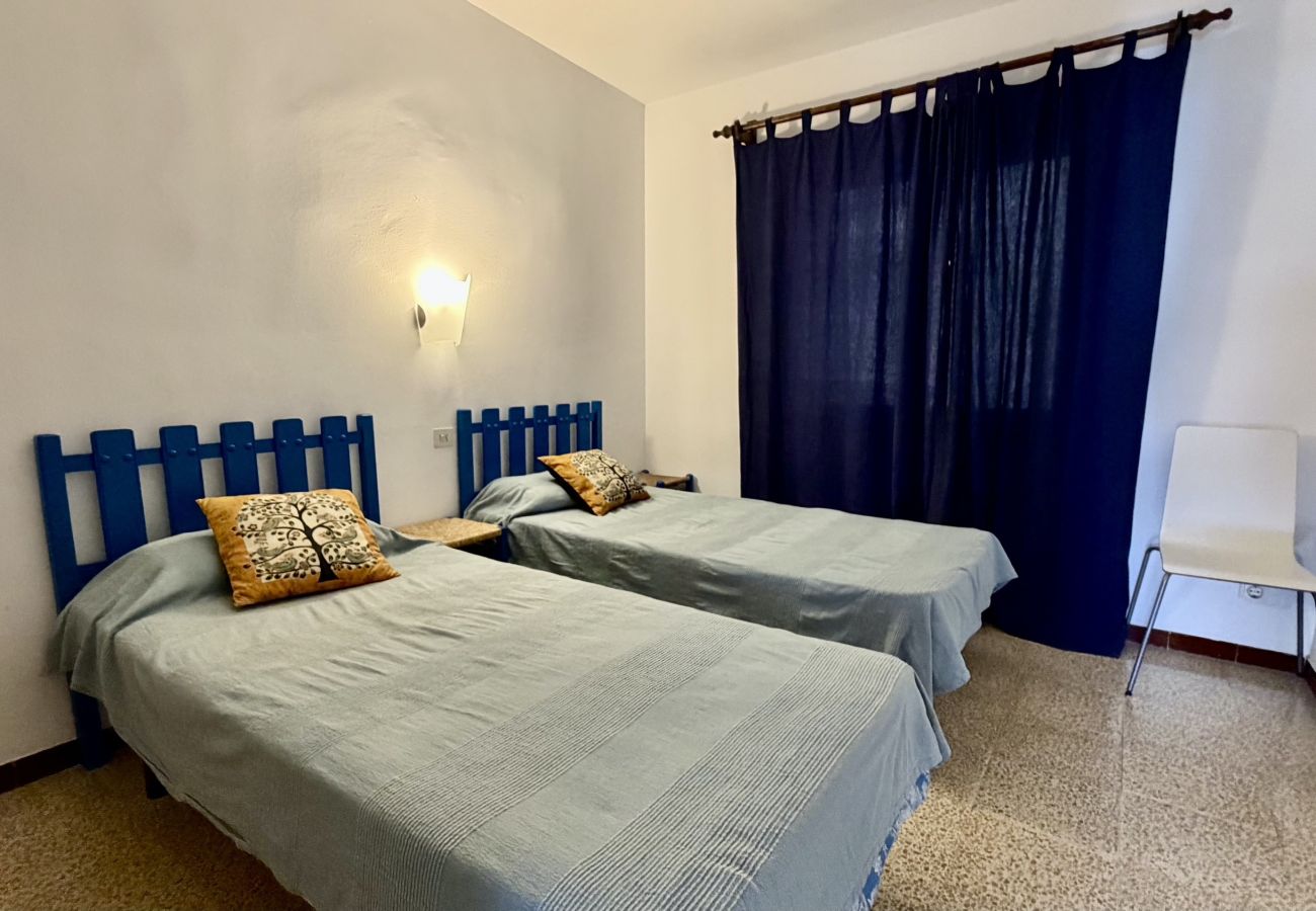 Appartement à L'Escala - APARTEMENT ELS PESCADORS 2-1  3D